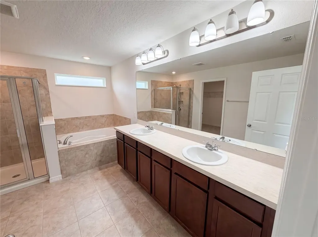 811 Maple Leaf Loop Winter Springs FL 32708