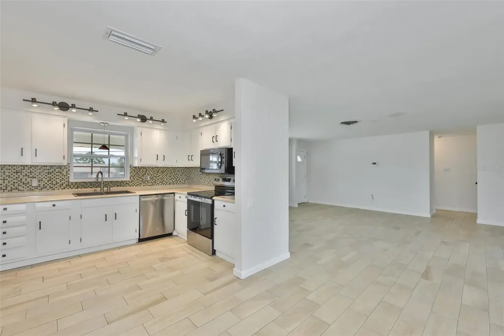 7824 115th Street Seminole FL 33772