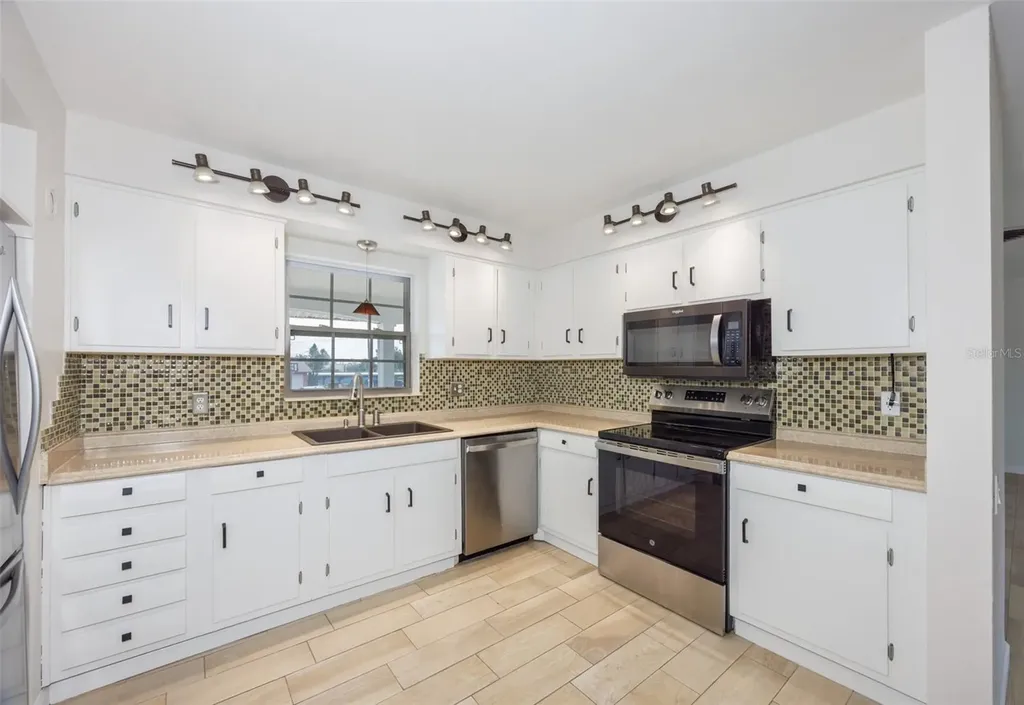 7824 115th Street Seminole FL 33772