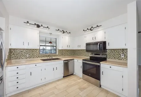 7824 115th Street Seminole FL 33772