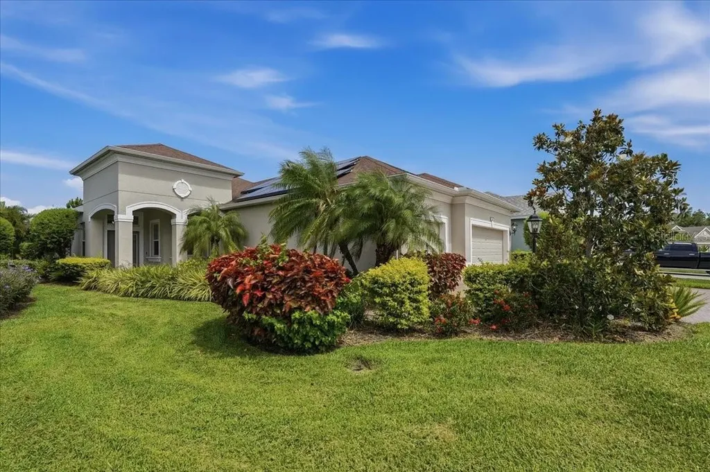 3613 Woodcliff Lake Terrace Sarasota FL 34243
