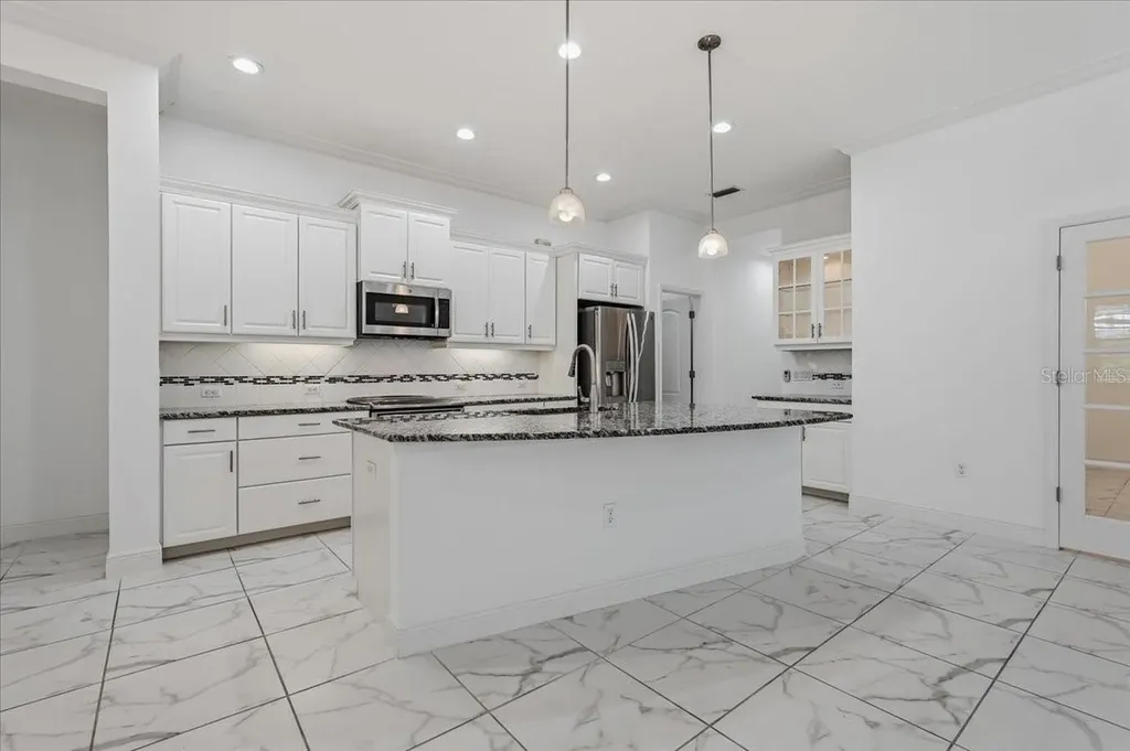 3613 Woodcliff Lake Terrace Sarasota FL 34243