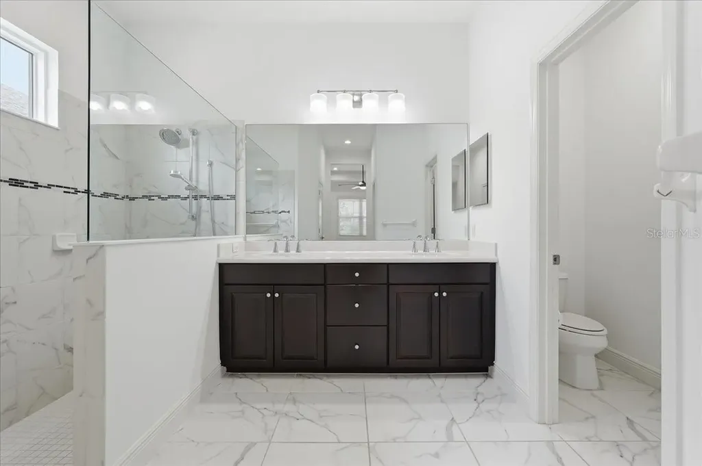 3613 Woodcliff Lake Terrace Sarasota FL 34243