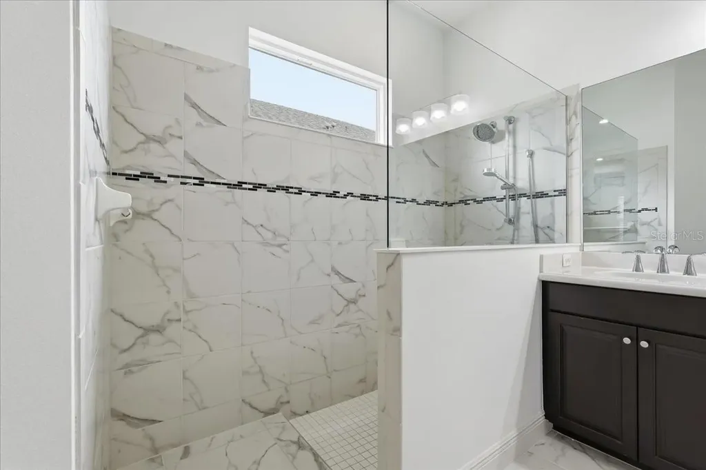 3613 Woodcliff Lake Terrace Sarasota FL 34243