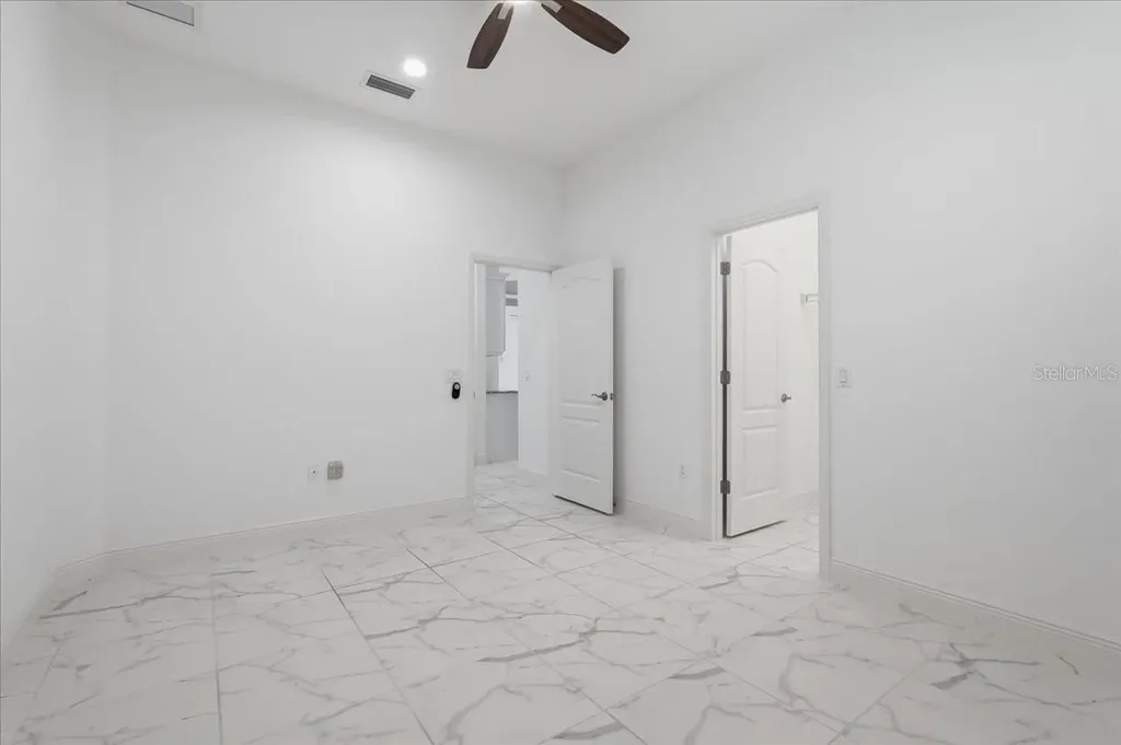 3613 Woodcliff Lake Terrace Sarasota FL 34243
