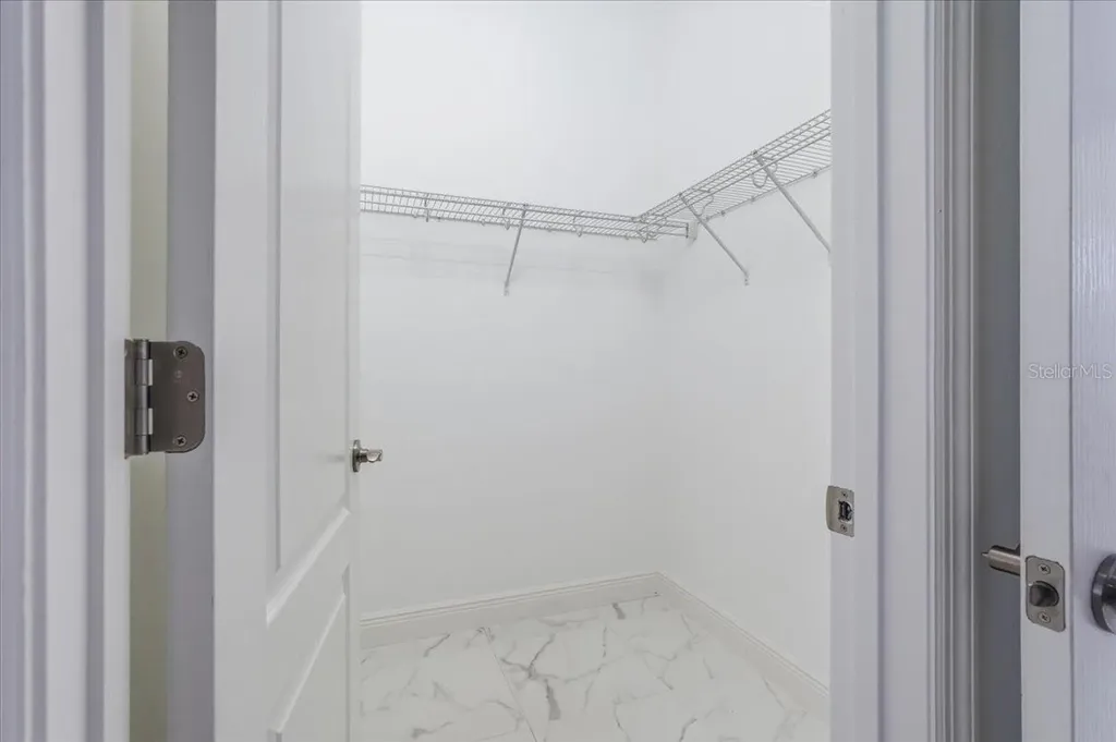 3613 Woodcliff Lake Terrace Sarasota FL 34243
