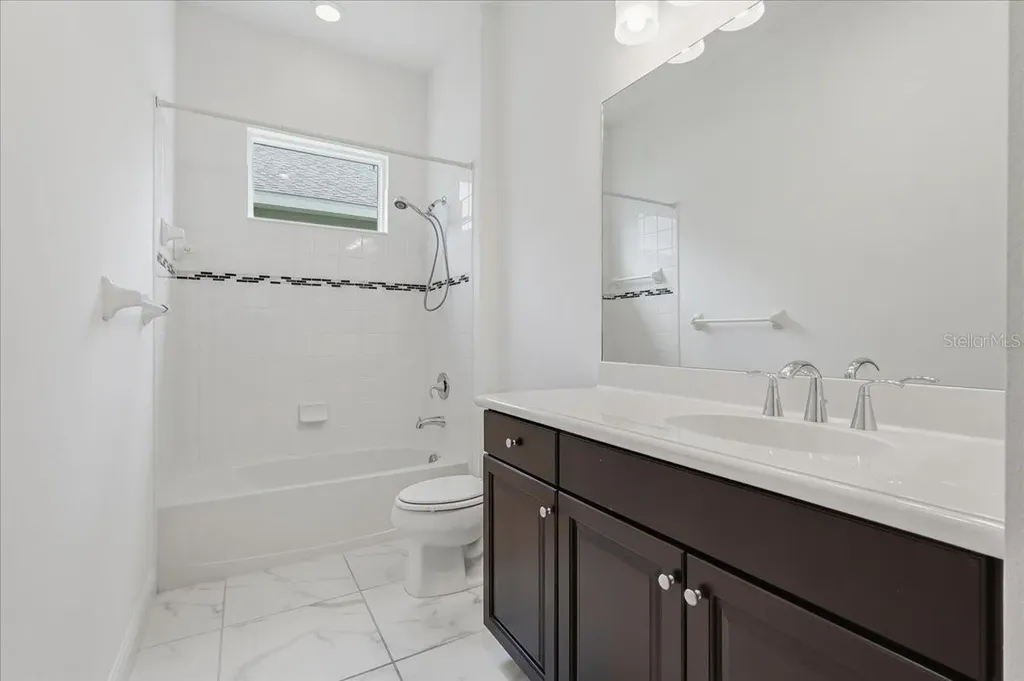 3613 Woodcliff Lake Terrace Sarasota FL 34243
