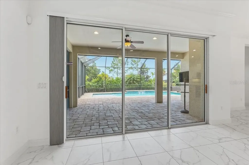 3613 Woodcliff Lake Terrace Sarasota FL 34243