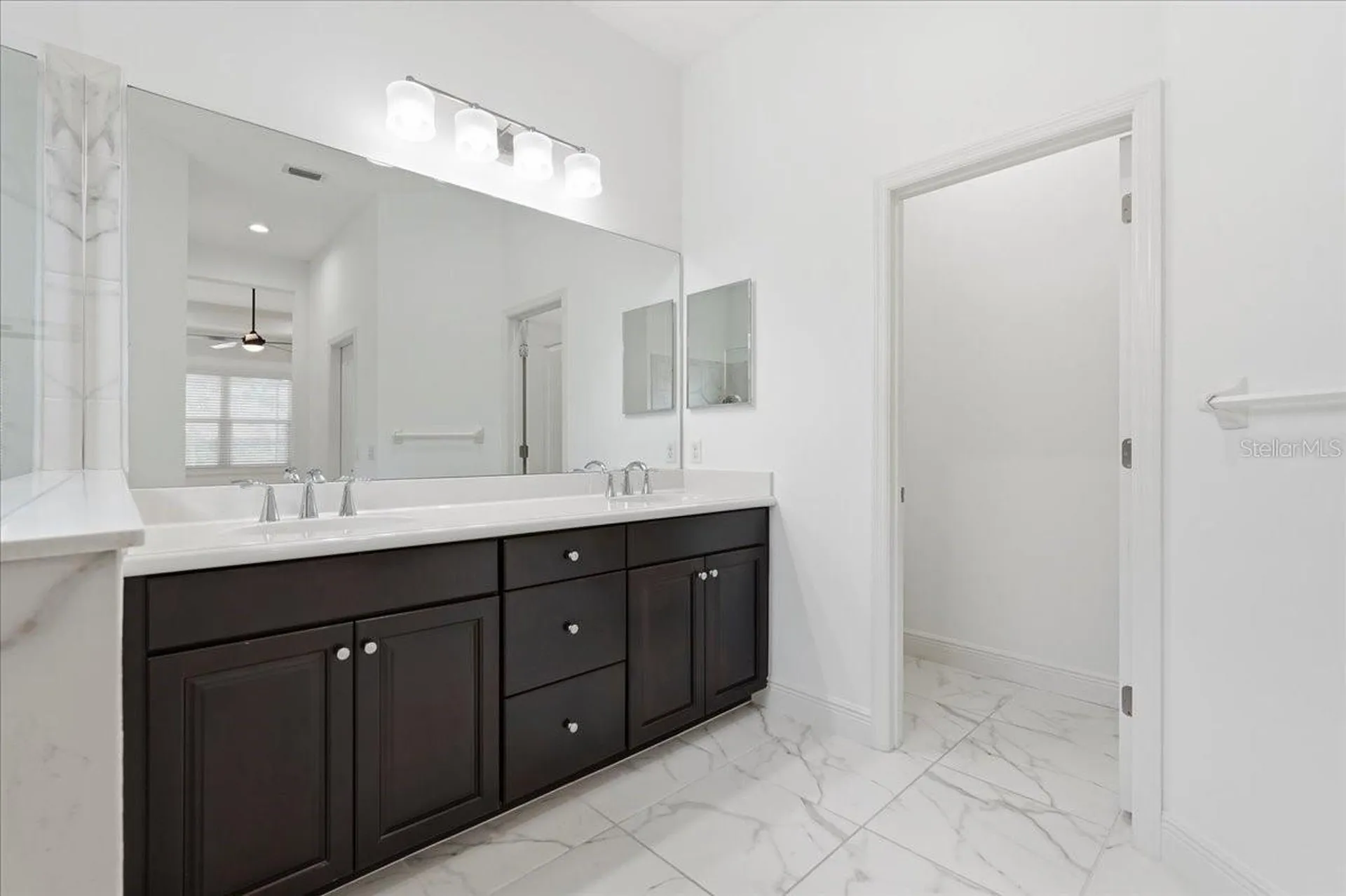 3613 Woodcliff Lake Terrace Sarasota FL 34243