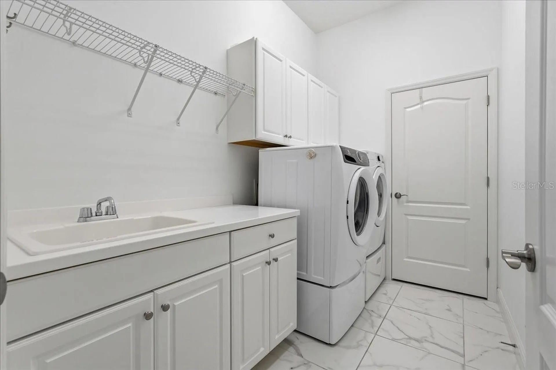 3613 Woodcliff Lake Terrace Sarasota FL 34243