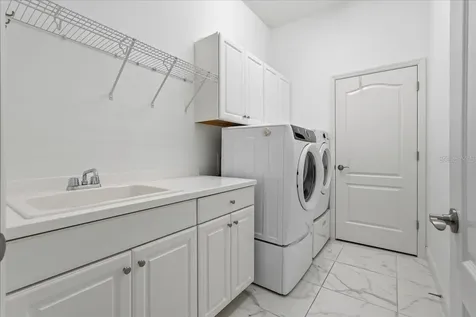 3613 Woodcliff Lake Terrace Sarasota FL 34243