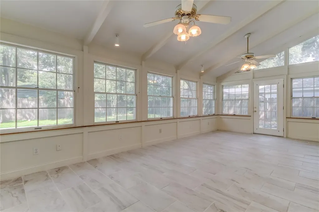 10406 Reclinata Lane Tampa FL 33618