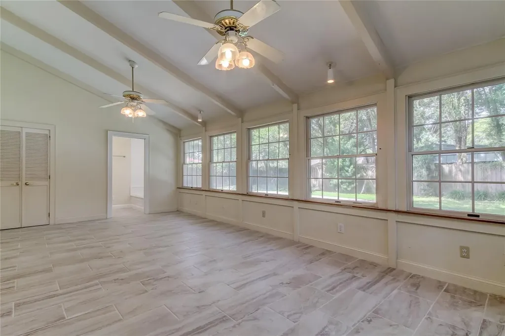 10406 Reclinata Lane Tampa FL 33618