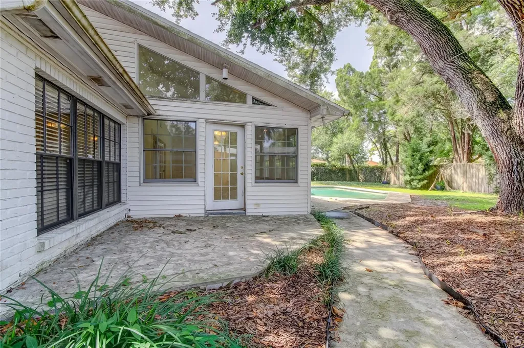 10406 Reclinata Lane Tampa FL 33618