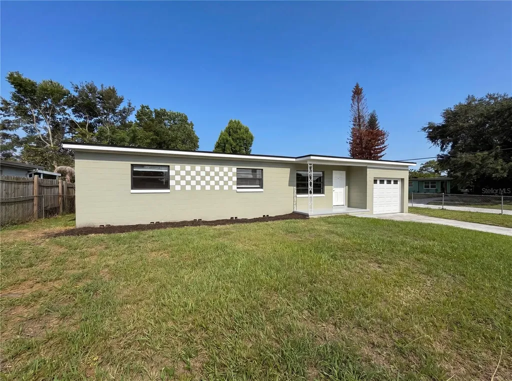 702 S Solandra Drive Orlando FL 32807
