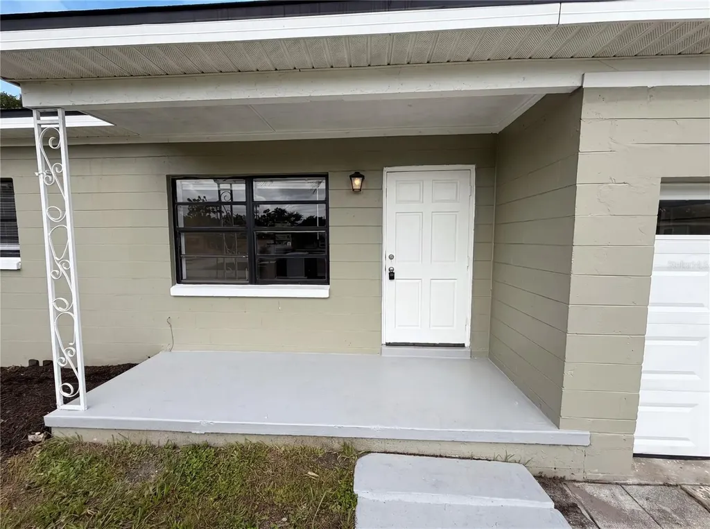 702 S Solandra Drive Orlando FL 32807