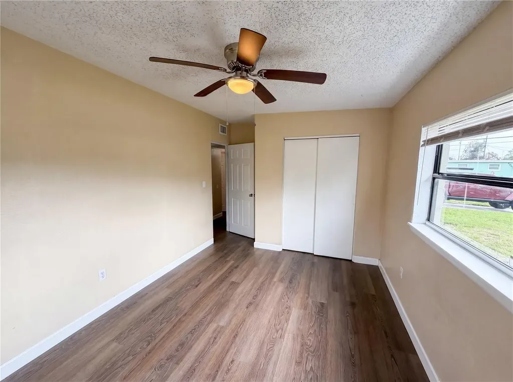 702 S Solandra Drive Orlando FL 32807