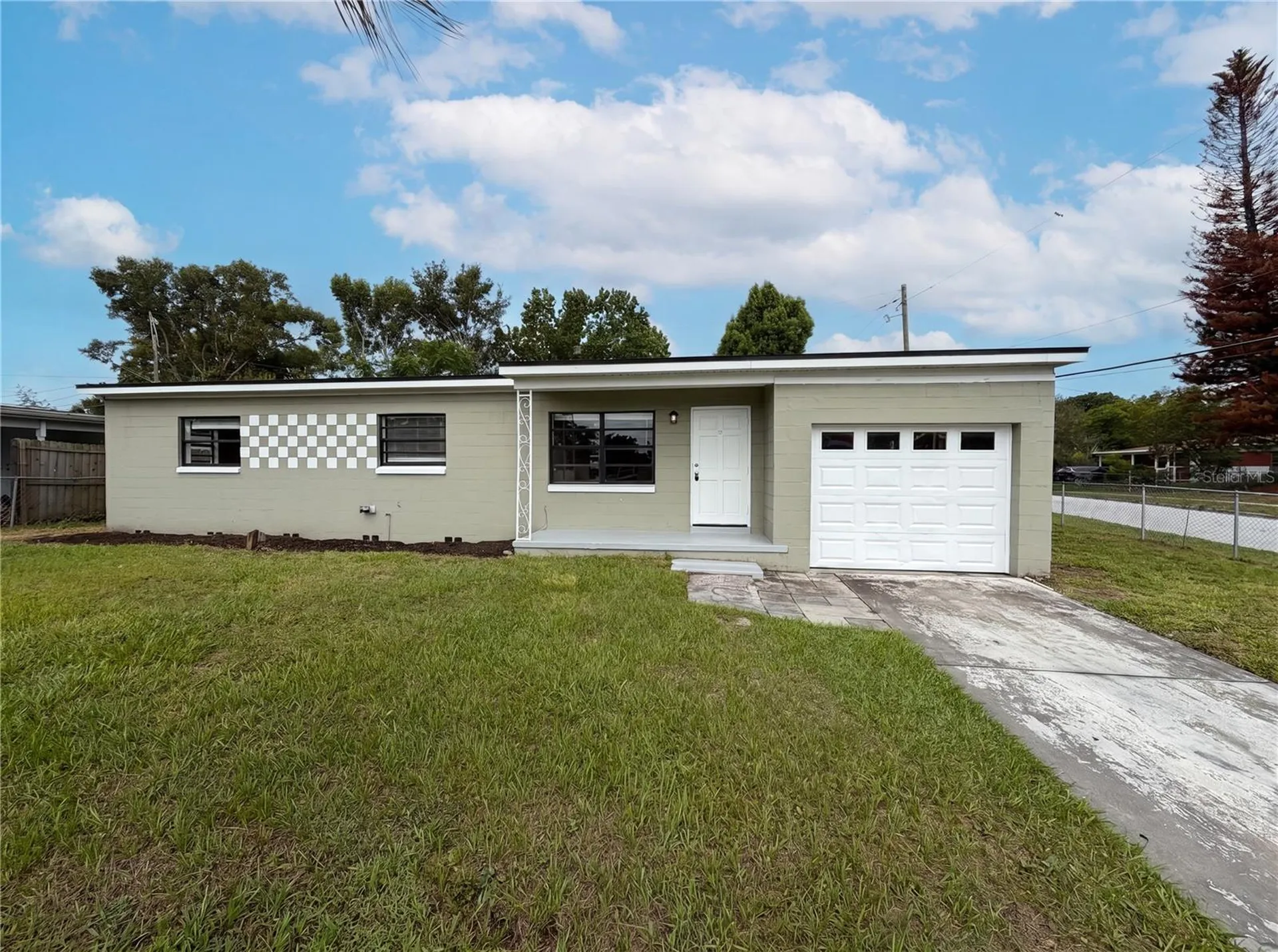 702 S Solandra Drive Orlando FL 32807