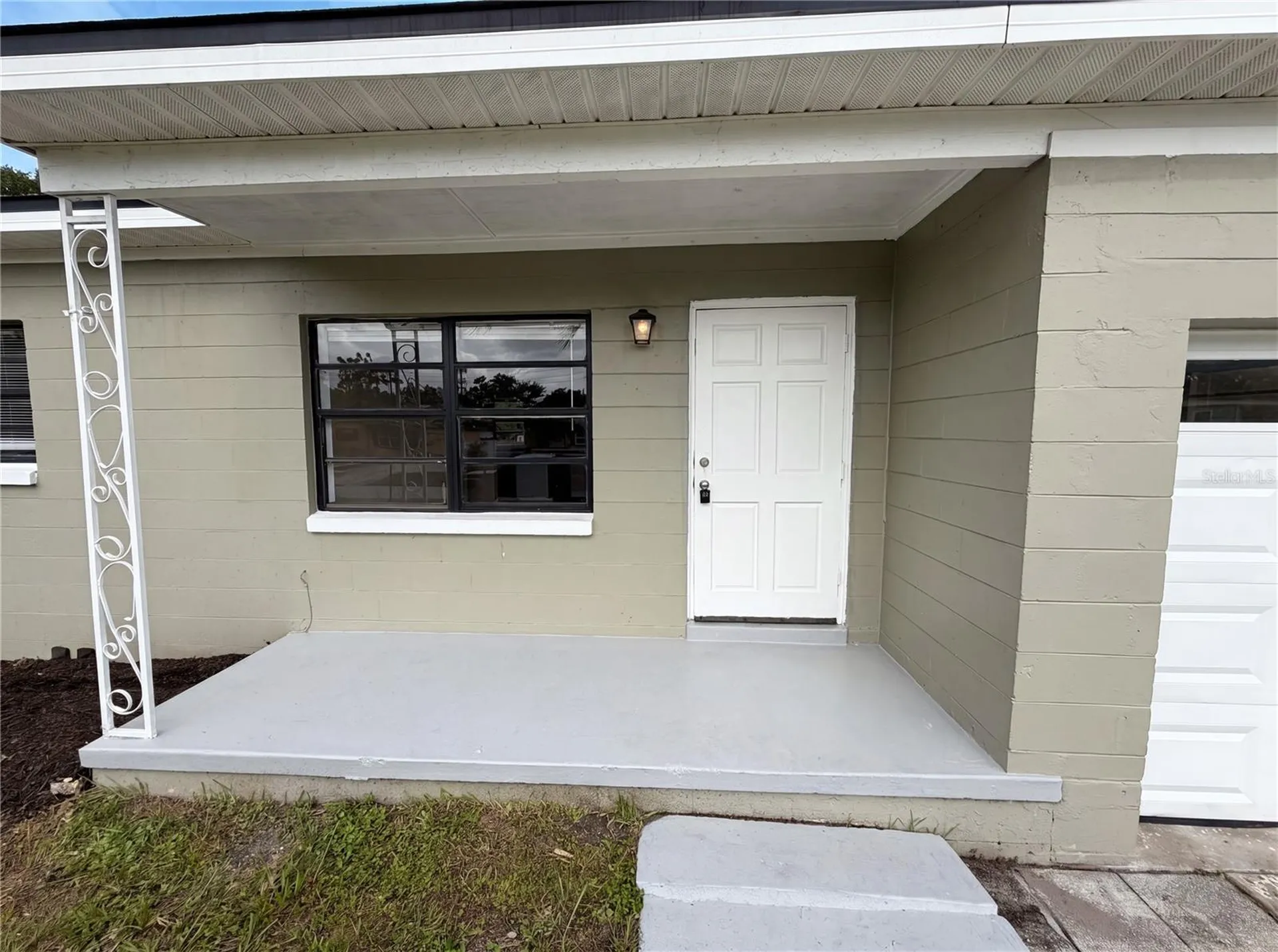 702 S Solandra Drive Orlando FL 32807