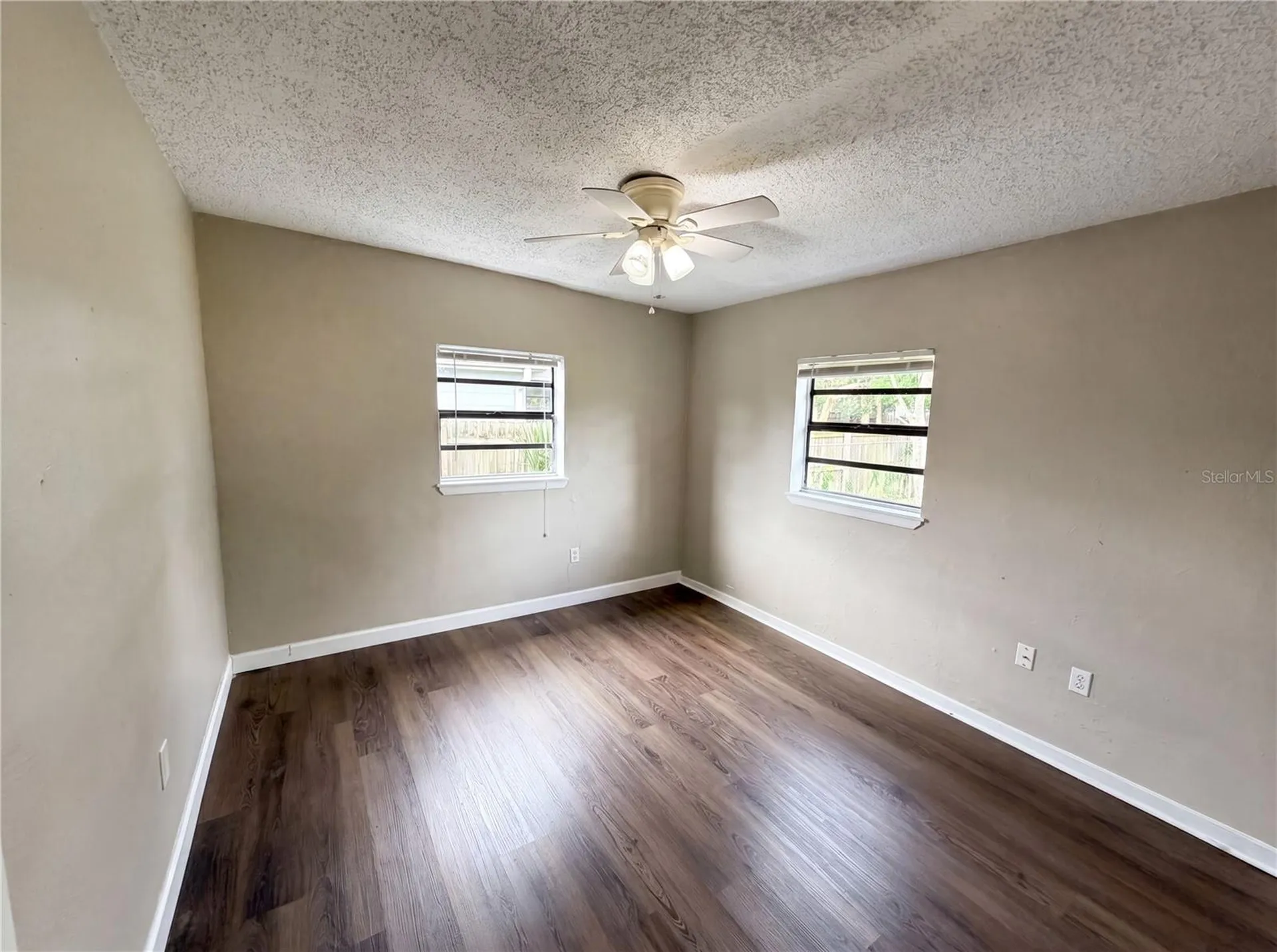 702 S Solandra Drive Orlando FL 32807