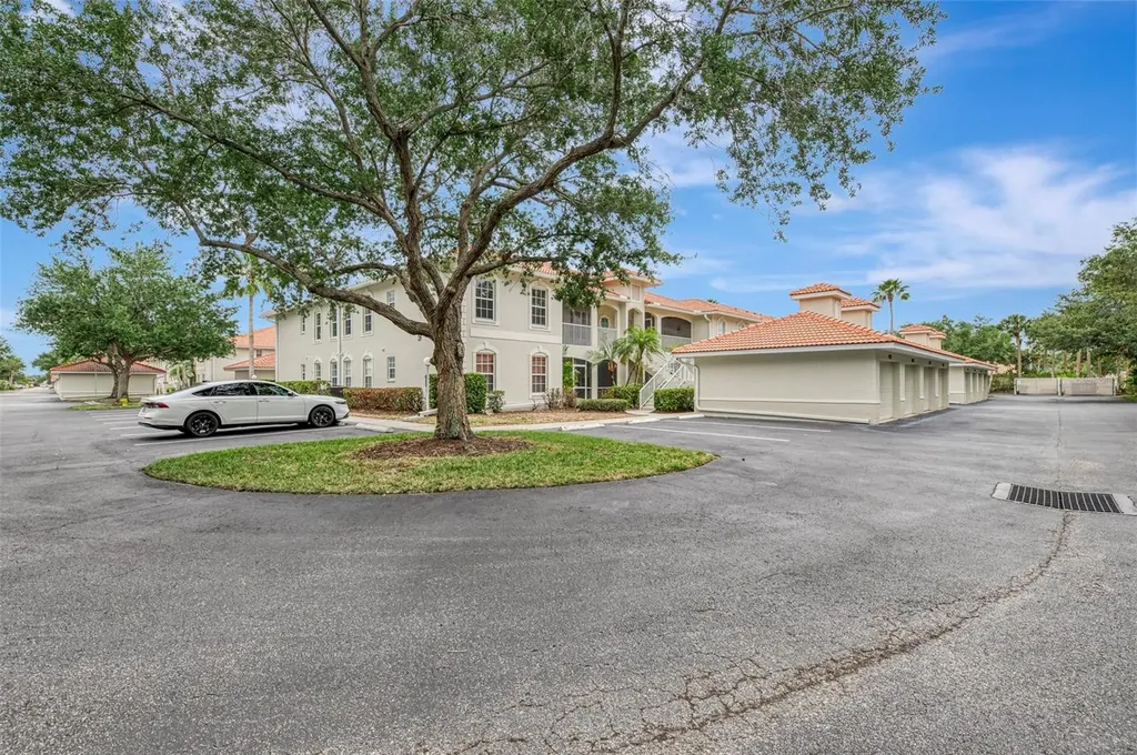 9203 L Pavia Boulevard Venice FL 34292