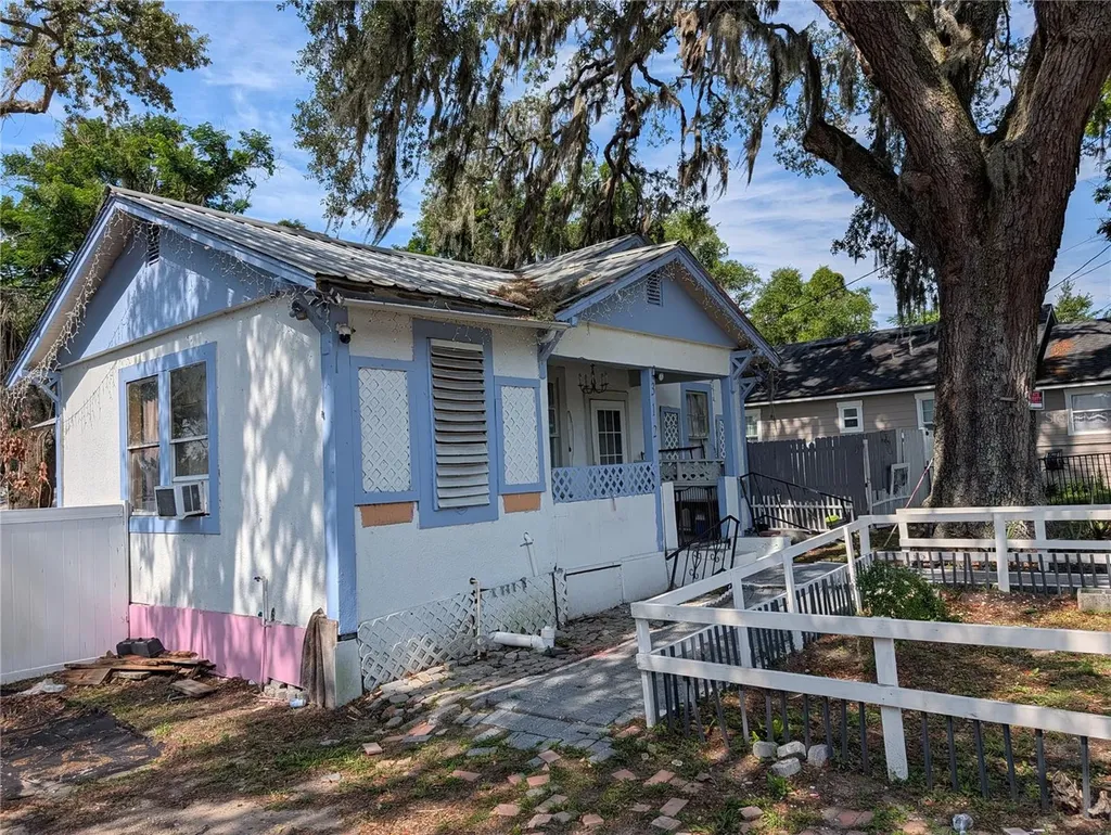312 E 7th Street Apopka FL 32703