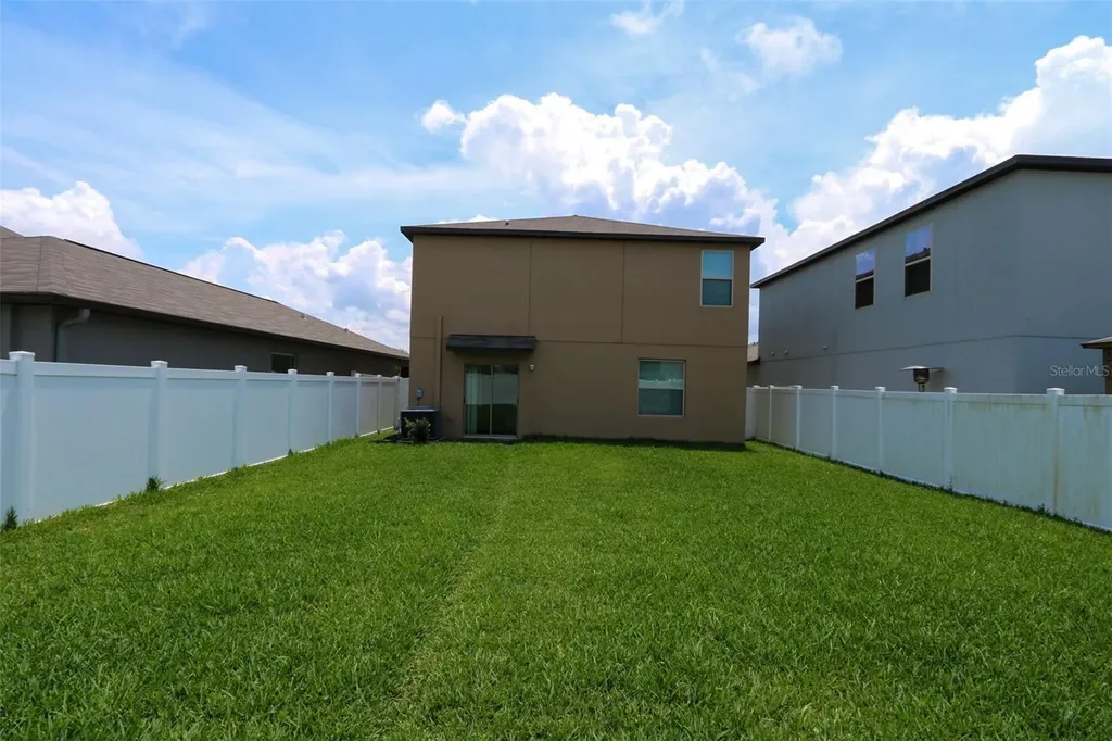 3715 Daisy Bloom Place Tampa FL 33619