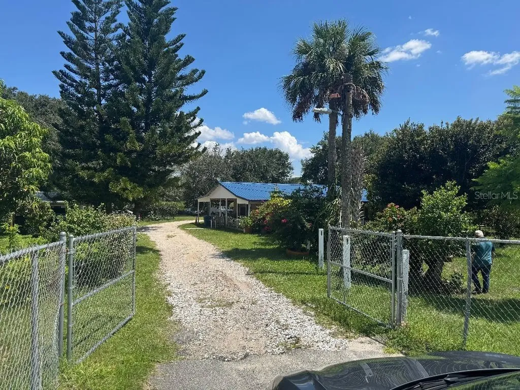 812 Us Highway 17 92 S Davenport FL 33837