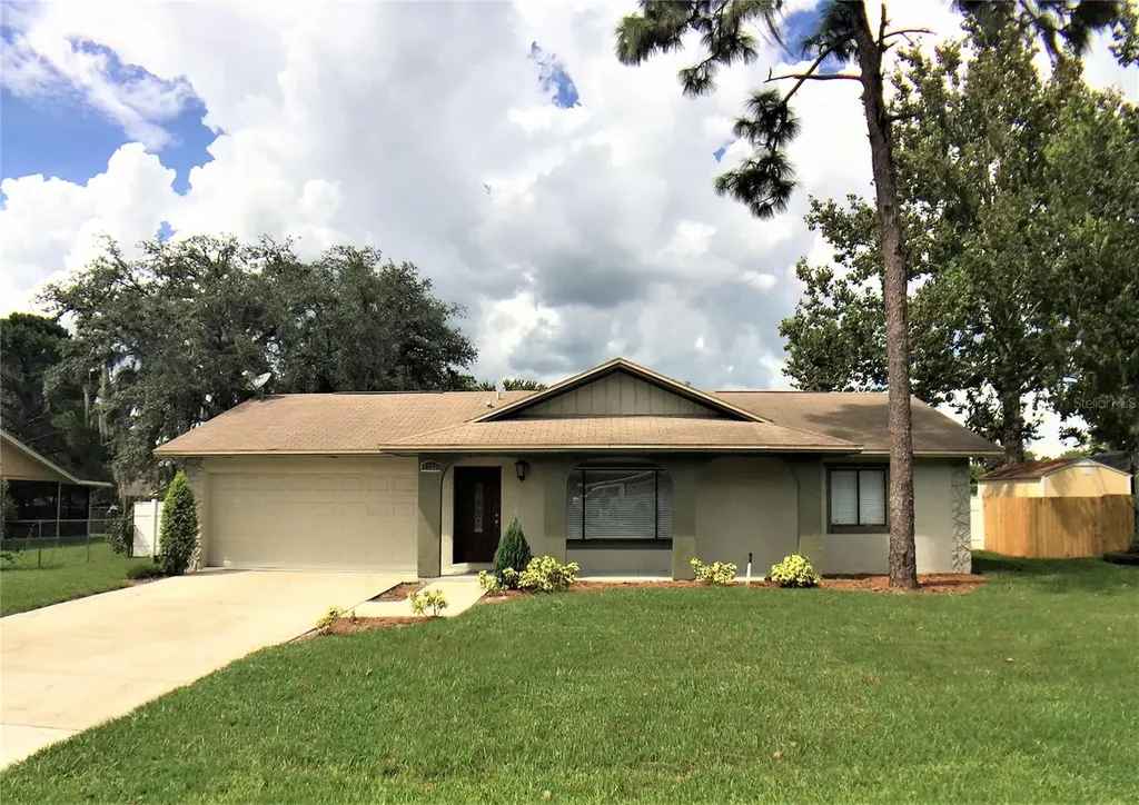 1927 E Lake Drive Casselberry FL 32707