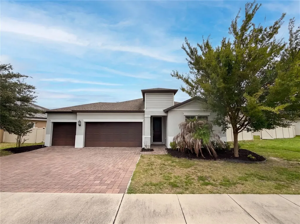 528 Bellissimo Place Howey In The Hills FL 34737
