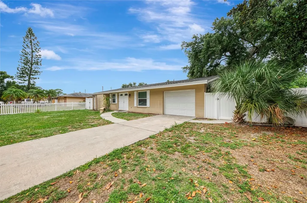 1110 Carmella Circle Sarasota FL 34243