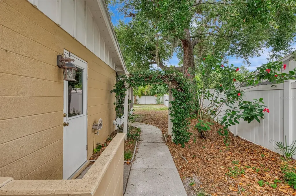 1110 Carmella Circle Sarasota FL 34243