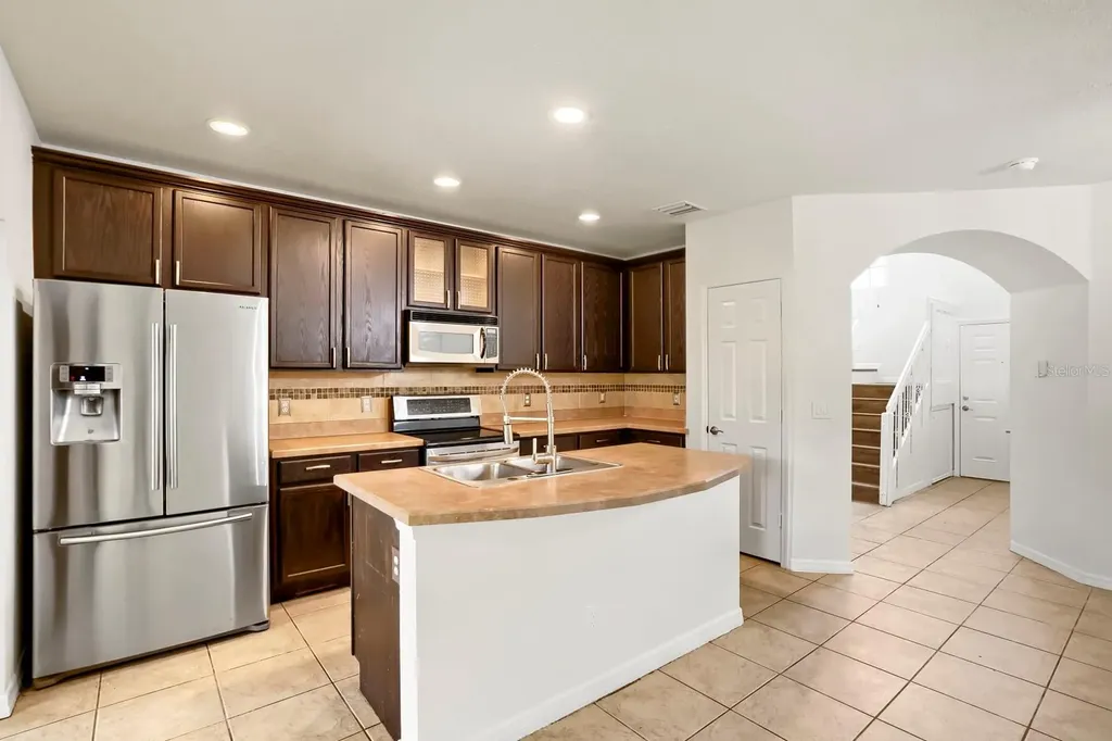 1048 Tullamore Drive Wesley Chapel FL 33543