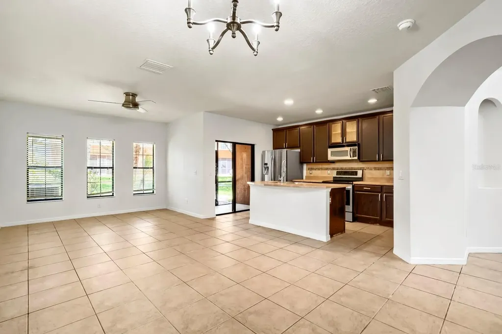 1048 Tullamore Drive Wesley Chapel FL 33543