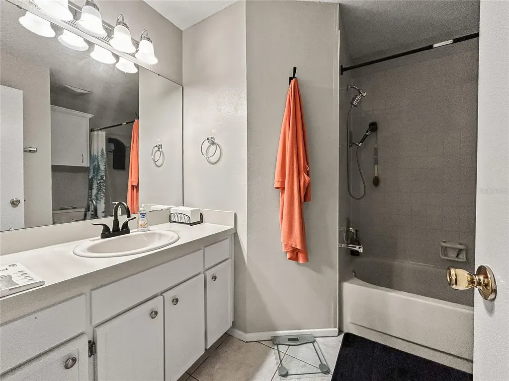 3426 SW Laurel Dale Drive Tampa FL 33618