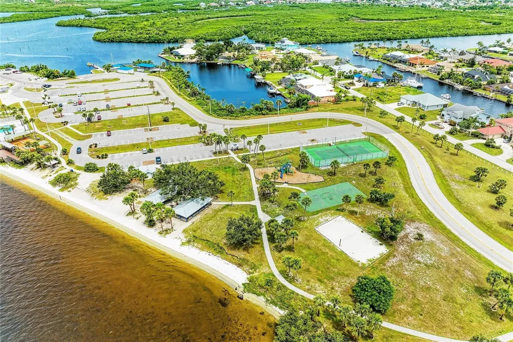 15100 Lyneburg Avenue Port Charlotte FL 33981