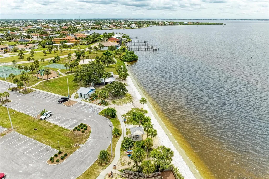 15100 Lyneburg Avenue Port Charlotte FL 33981