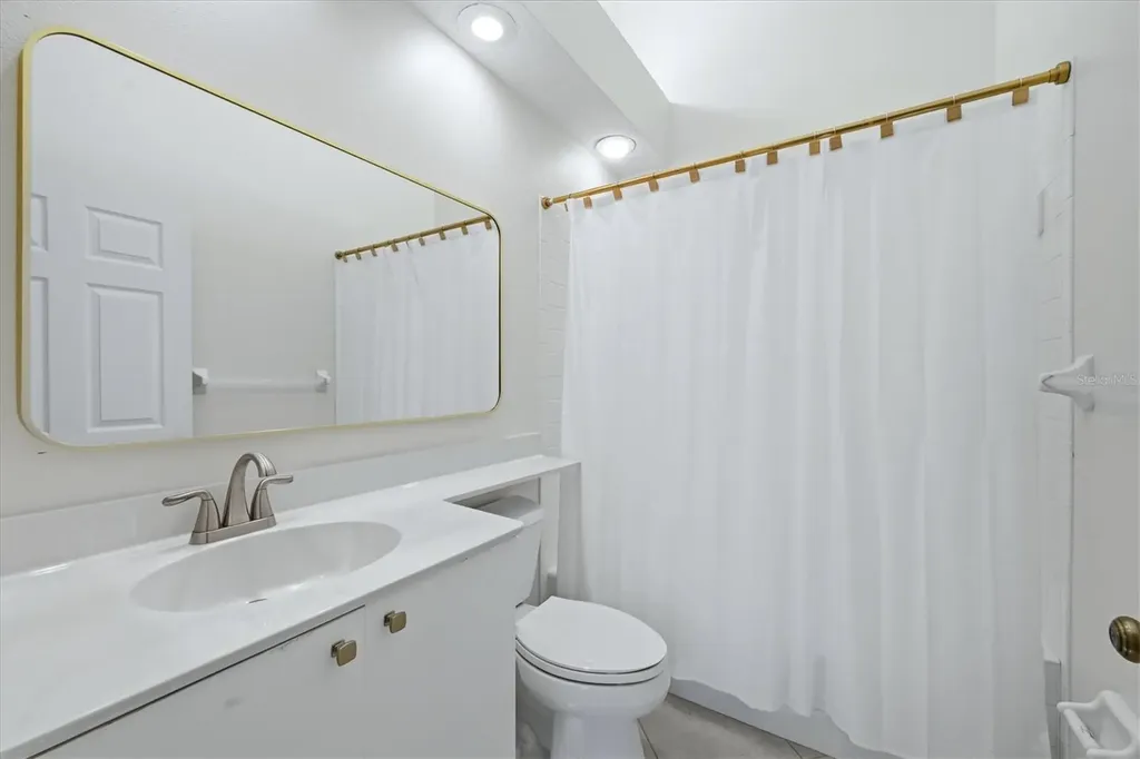 7630 Whitebridge Glen Bradenton FL 34201