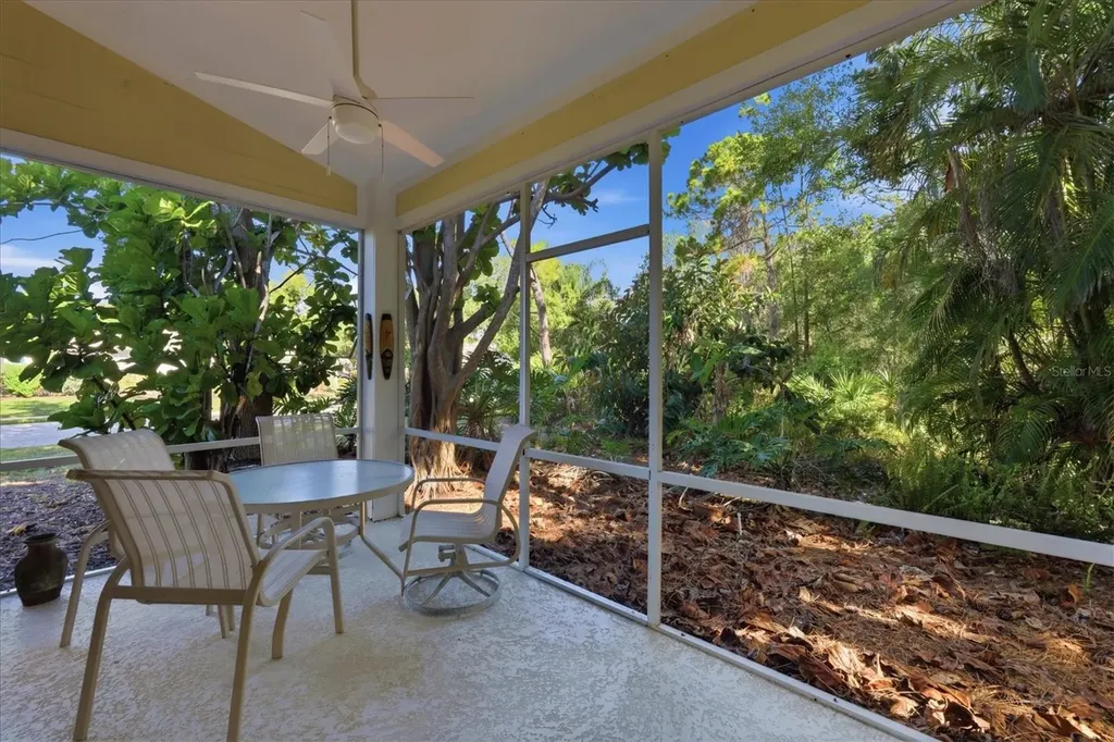 7630 Whitebridge Glen Bradenton FL 34201