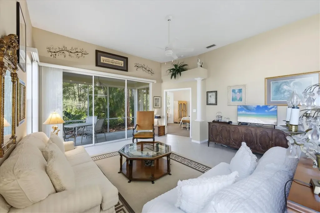 7630 Whitebridge Glen Bradenton FL 34201