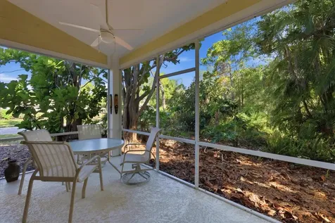 7630 Whitebridge Glen Bradenton FL 34201