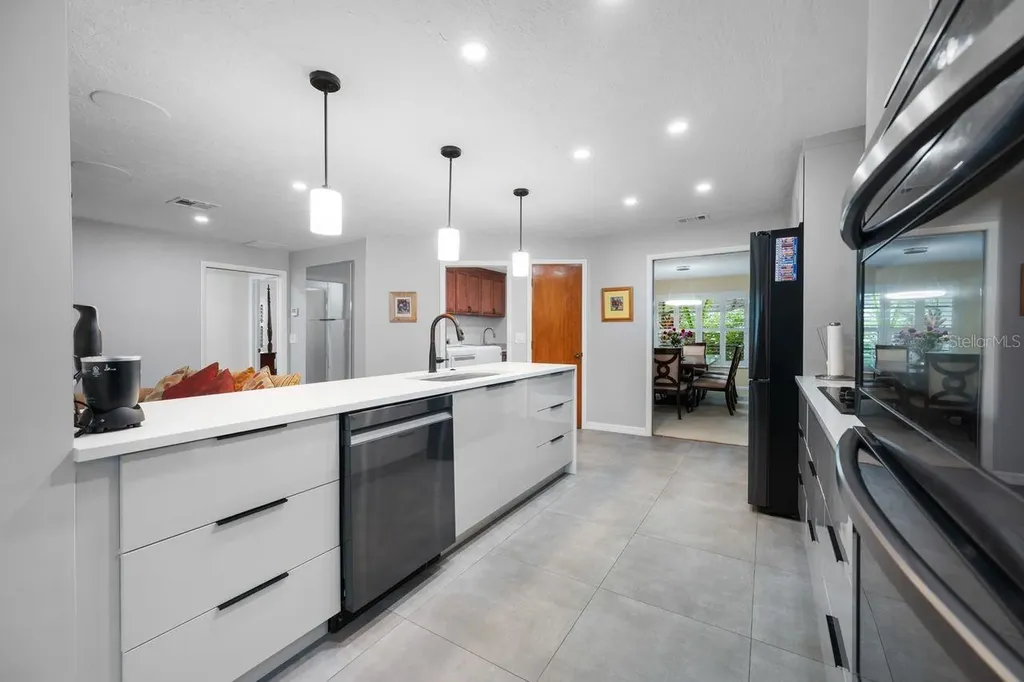 2827 Pheasant Run Clearwater FL 33759