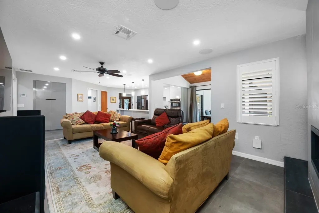 2827 Pheasant Run Clearwater FL 33759