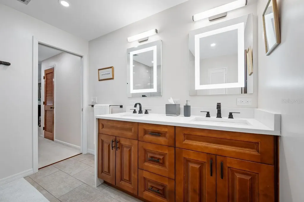 2827 Pheasant Run Clearwater FL 33759