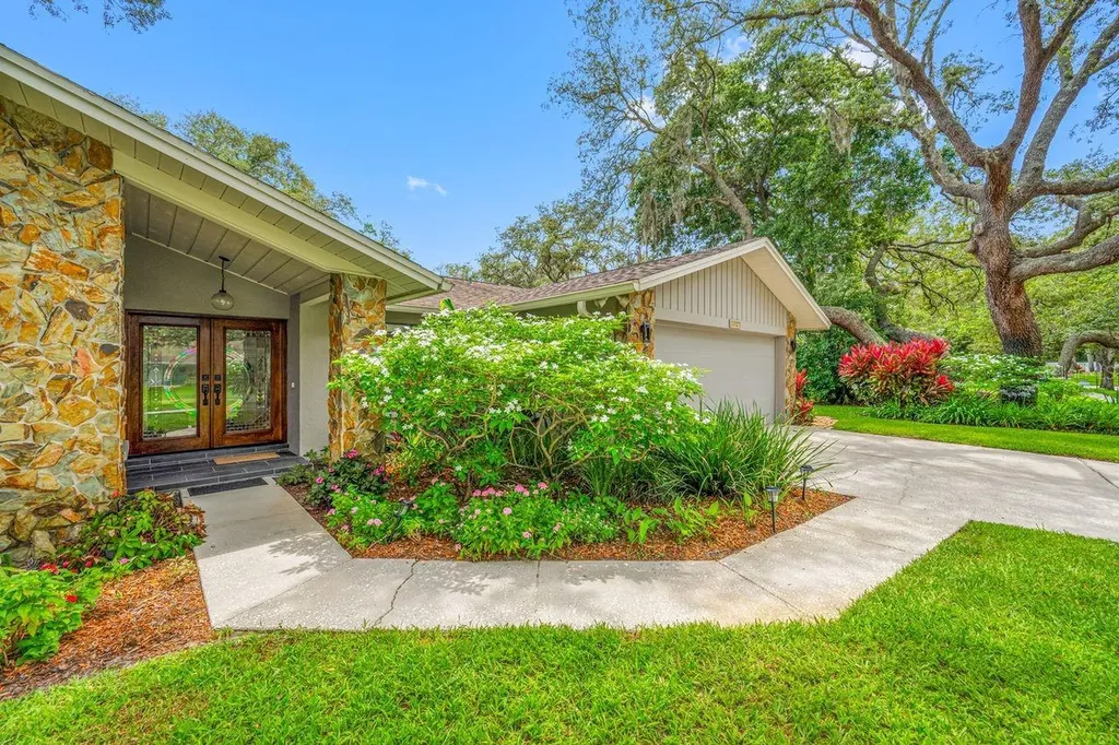 2827 Pheasant Run Clearwater FL 33759