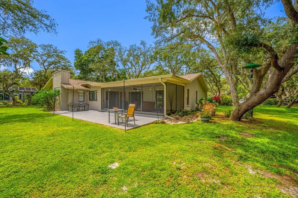 2827 Pheasant Run Clearwater FL 33759