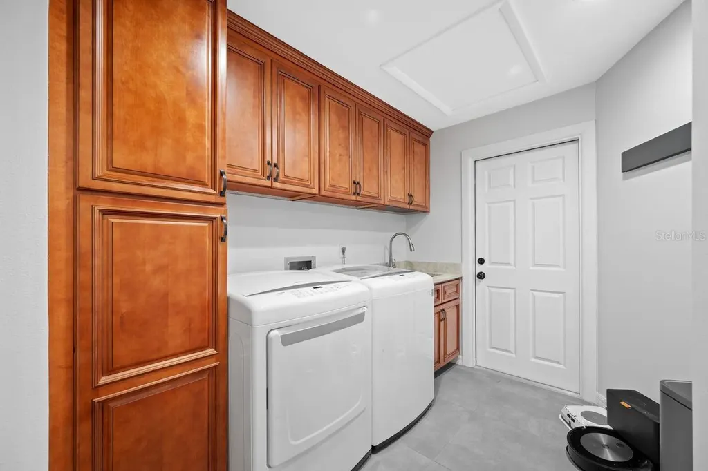 2827 Pheasant Run Clearwater FL 33759