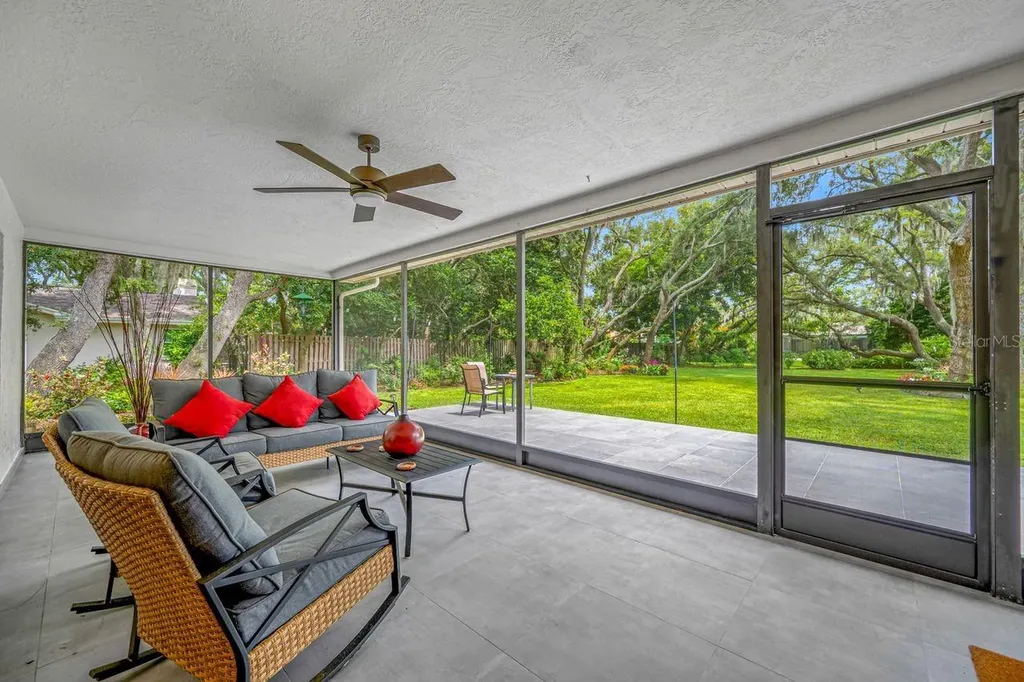 2827 Pheasant Run Clearwater FL 33759