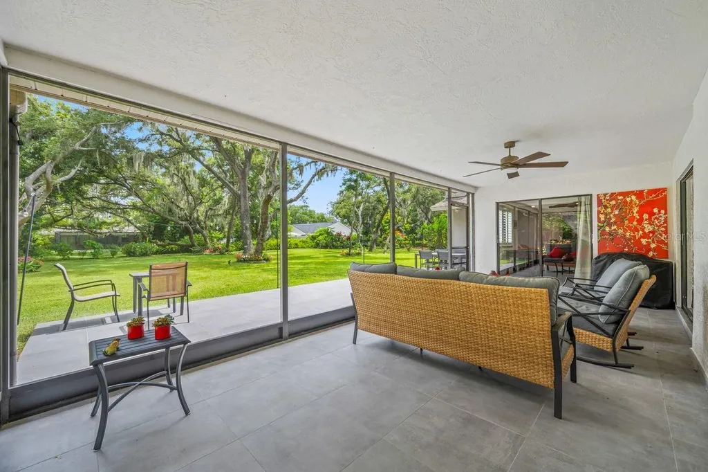 2827 Pheasant Run Clearwater FL 33759