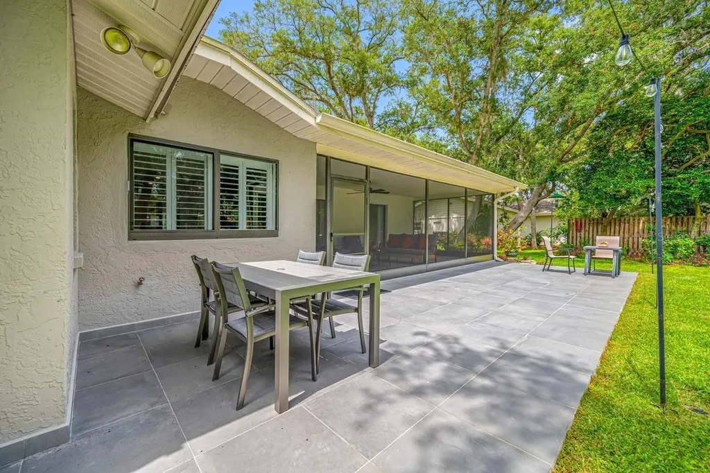 2827 Pheasant Run Clearwater FL 33759